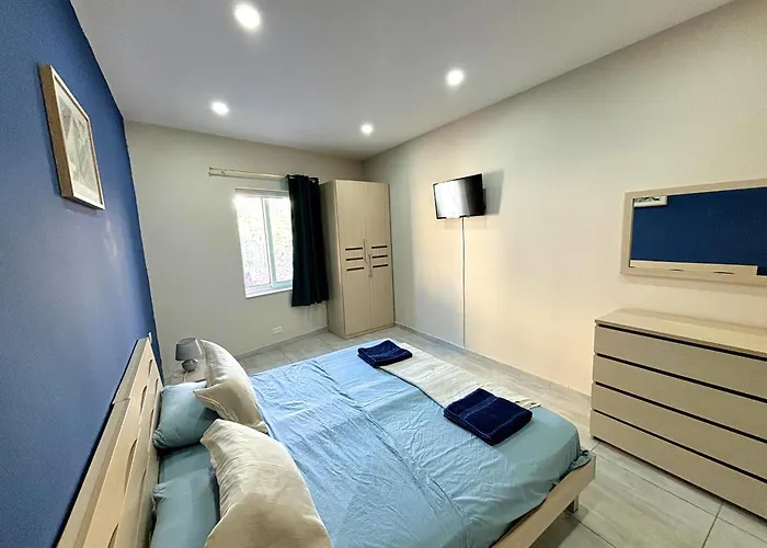 Pensiune Nations Duplex With Pool