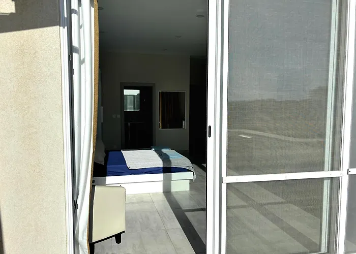 Nations Duplex With Pool Pensiune 3*