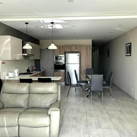 Konukevi Nations Duplex With Pool *