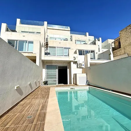 Гостевой дом Nations Duplex With Pool 3*